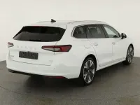 Gebraucht Skoda Superb Selection 193 PS (141 kW) 2024 Kristall weiß Kombi