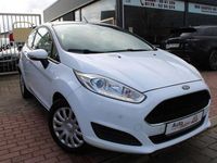 Gebraucht Ford Fiesta Trend 75 PS (55 kW) 2016 Weiß Limousine