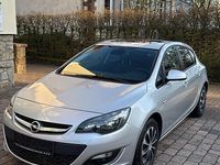 Gebraucht Opel Astra Active 140 PS (102 kW) 2014 Silber Kleinwagen