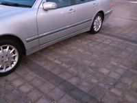 Gebraucht Mercedes E200 118 PS (86 kW) 2000 Silber Limousine