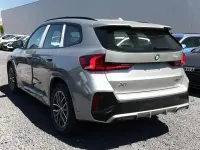 Neu BMW X1 M Sport 136 PS (100 kW) 2025 Saphirschwarz metallic saphirschwarz metallic SUV