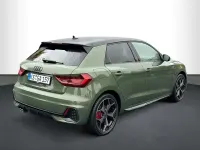 Gebraucht Audi A1 S-Line 207 PS (152 kW) 2025 Distriktgrün metallic SUV