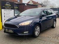 Gebraucht Ford Focus Trend 125 PS (91 kW) 2018 Blazerblau Kombi