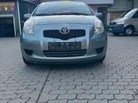 Gebraucht Toyota Yaris 70 PS (51 kW) 2006 Silber Kleinwagen
