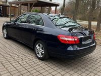Gebraucht Mercedes E200 136 PS (100 kW) 2012 Blau Limousine