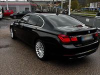 Gebraucht BMW 740 313 PS (230 kW) 2013 Schwarz Limousine