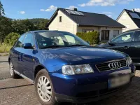 Gebraucht Audi A3 125 PS (91 kW) 1999 Blau Kleinwagen