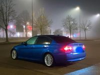 Gebraucht BMW 318 143 PS (105 kW) 2007 Blau Limousine
