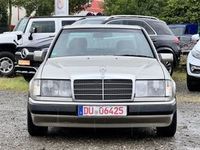 Gebraucht Mercedes E230 132 PS (97 kW) 1988 Silber Limousine