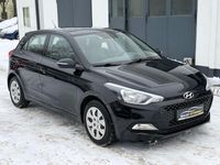 Gebraucht Hyundai i20 Classic 75 PS (55 kW) 2016 Schwarz Limousine