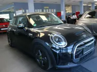Gebraucht Mini Cooper SE Essential 135 kW (184 PS) 2023 Midnight black metallic Kleinwagen