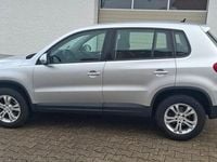 Gebraucht VW Tiguan Trendline 110 PS (80 kW) 2012 Grau SUV