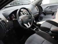 Gebraucht Kia Ceed Spirit 125 PS (91 kW) 2011 Schwarz Kleinwagen