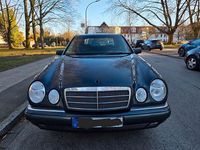 Gebraucht Mercedes E200 Elegance 136 PS (100 kW) 1997 Schwarz Limousine