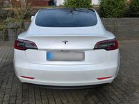Gebraucht Tesla Model 3 Standard Range 239 kW (325 PS) 2021 Weiß Limousine