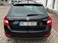 Gebraucht Skoda Rapid 105 PS (77 kW) 2013 Schwarz Kleinwagen