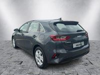 Neu Kia Ceed Vision 140 PS (102 kW) 2025 Penta metal met. Kleinwagen