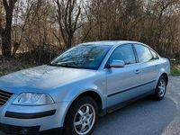Gebraucht VW Passat 116 PS (85 kW) 2001 Blau Limousine