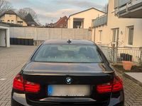 Gebraucht BMW 318 143 PS (105 kW) 2012 Schwarz Limousine