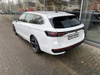 Gebraucht VW Passat R-line 193 PS (141 kW) 2024 Pure white Kombi