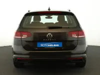 Gebraucht VW Passat 122 PS (89 kW) 2023 Mangangrau metallic Kombi