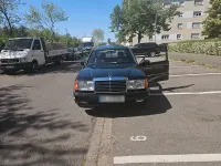 Gebraucht Mercedes E260 160 PS (117 kW) 1990 Schwarz Limousine