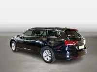 Gebraucht VW Passat Business 150 PS (110 kW) 2023 Deep black perleffekt (metallic) Kombi
