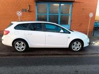 Gebraucht Opel Astra 140 PS (102 kW) 2012 Weiß Kombi