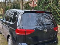 Gebraucht VW Touran Trendline 115 PS (84 kW) 2016 Schwarz Van / Kleinbus