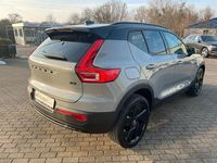 Neu Volvo XC40 Plus 163 PS (119 kW) 2026 Grau SUV