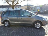 Gebraucht VW Sharan Comfortline 150 PS (110 kW) 2019 Grau Van / Kleinbus