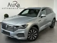Gebraucht VW Touareg Elegance 231 PS (169 kW) 2023 Oyster silver SUV