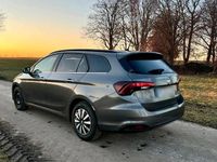 Gebraucht Fiat Tipo Lounge 120 PS (88 kW) 2016 Grau Kombi