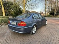 Gebraucht BMW 320 150 PS (110 kW) 2002 Blau Limousine