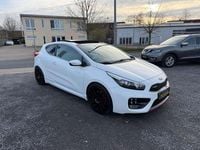 Gebraucht Kia Ceed GT-Track 204 PS (150 kW) 2015 (hw2) deluxeweiss met. Kleinwagen