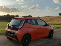 Gebraucht Toyota Aygo X-wave 69 PS (50 kW) 2015 Orange Kleinwagen