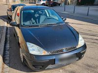 Usado Ford Focus Viva 75 CV (55 kW) 2004 Negro Utilitario