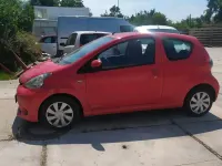 Gebraucht Toyota Aygo 68 PS (50 kW) 2013 Rot Kleinwagen