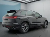 Gebraucht VW Touareg 231 PS (169 kW) 2024 Schwarz SUV