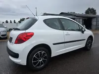 Gebraucht Peugeot 207 Urban Move 73 PS (53 kW) 2009 Blanc banquise Kleinwagen