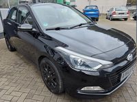 Gebraucht Hyundai i20 Style 101 PS (74 kW) 2016 Schwarz Kleinwagen