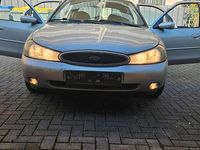 Gebraucht Ford Mondeo Style 131 PS (96 kW) 1999 Silber Limousine