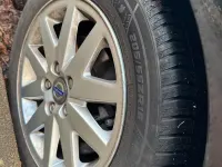Gebraucht Volvo V40 114 PS (83 kW) 2012 Schwarz Kleinwagen