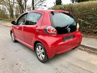 Gebraucht Toyota Aygo 68 PS (50 kW) 2010 Rot Kleinwagen