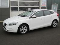 Gebraucht Volvo V40 Kinetic 122 PS (89 kW) 2016 Weiß Limousine