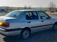 Gebraucht VW Vento 90 PS (66 kW) 1994 Silber Limousine