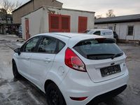 Gebraucht Ford Fiesta 60 PS (44 kW) 2015 Weiß Limousine