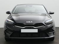 Gebraucht Kia Ceed 140 PS (102 kW) 2025 Zilinaschwarz metall Kleinwagen