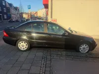 Gebraucht Mercedes C180 129 PS (94 kW) 2001 Schwarz Limousine