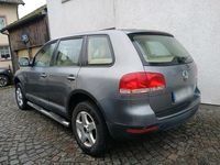 Gebraucht VW Touareg 127 PS (93 kW) 2006 Grau SUV